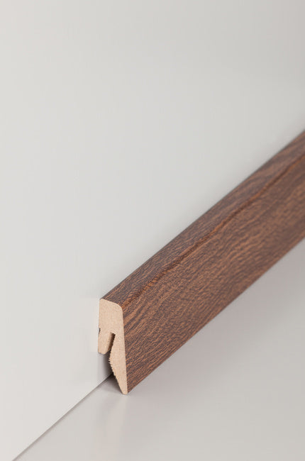 Fußleiste "Amazonas Eiche" MDF-Kern & foliert - 2500 x 40 x 15 mm