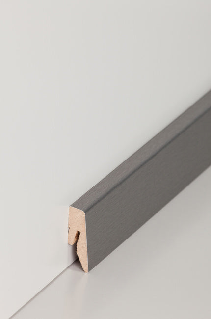 Fußleiste "Edelstahl" MDF-Kern & foliert - 2500 x 40 x 15 mm