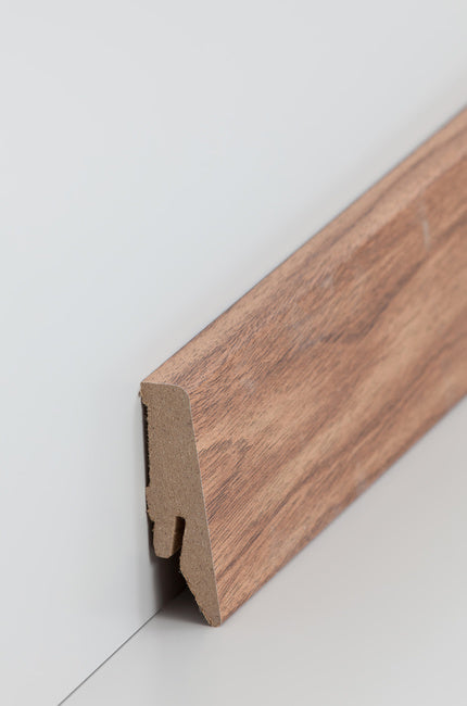 Fußleiste "Nussbaum hell" MDF-Kern & foliert - 2500 x 58 x 18 mm